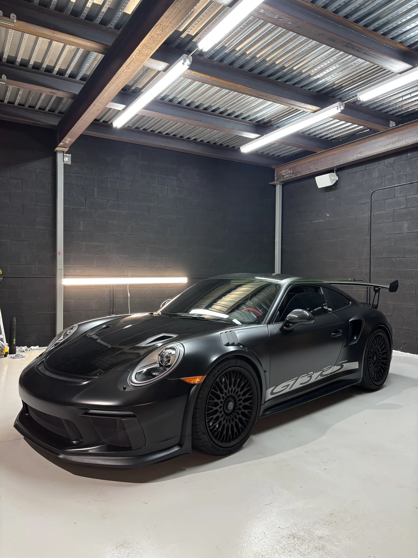 Polished vehicle finish at Dillux